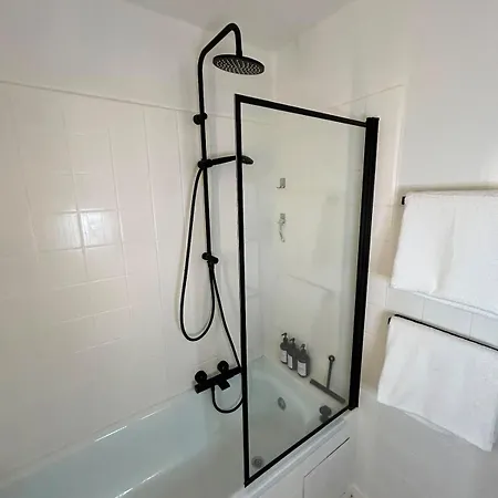 Apartment Spacious Bright Near The Center Of